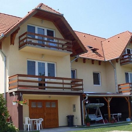 Balatonboglár Lala Apartmanok מראה חיצוני תמונה