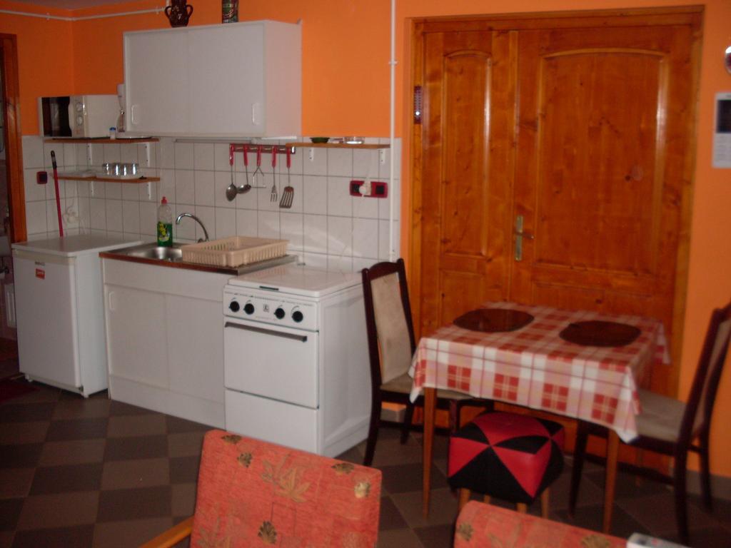 Balatonboglár Lala Apartmanok מראה חיצוני תמונה