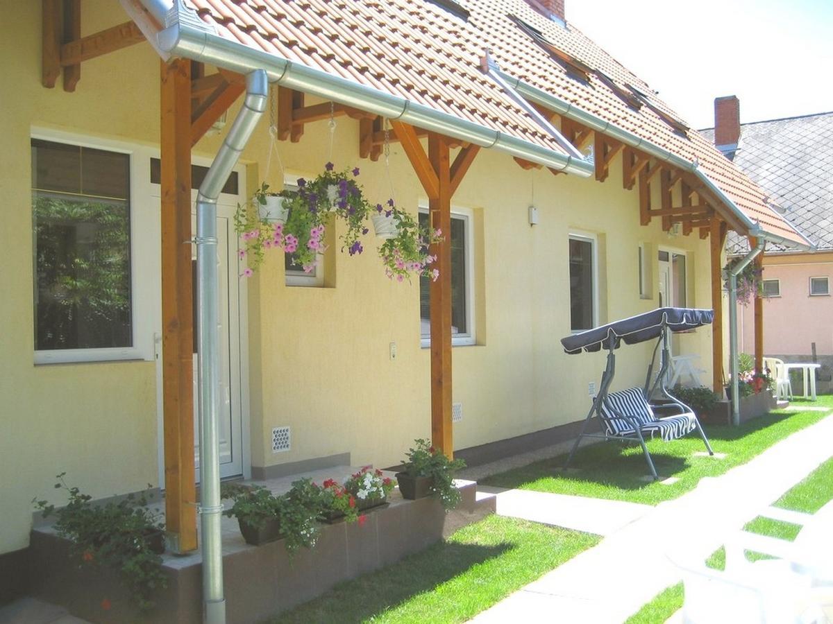 Balatonboglár Lala Apartmanok מראה חיצוני תמונה