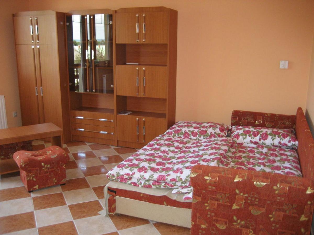 Balatonboglár Lala Apartmanok מראה חיצוני תמונה
