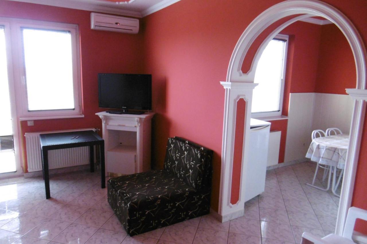 Balatonboglár Lala Apartmanok מראה חיצוני תמונה